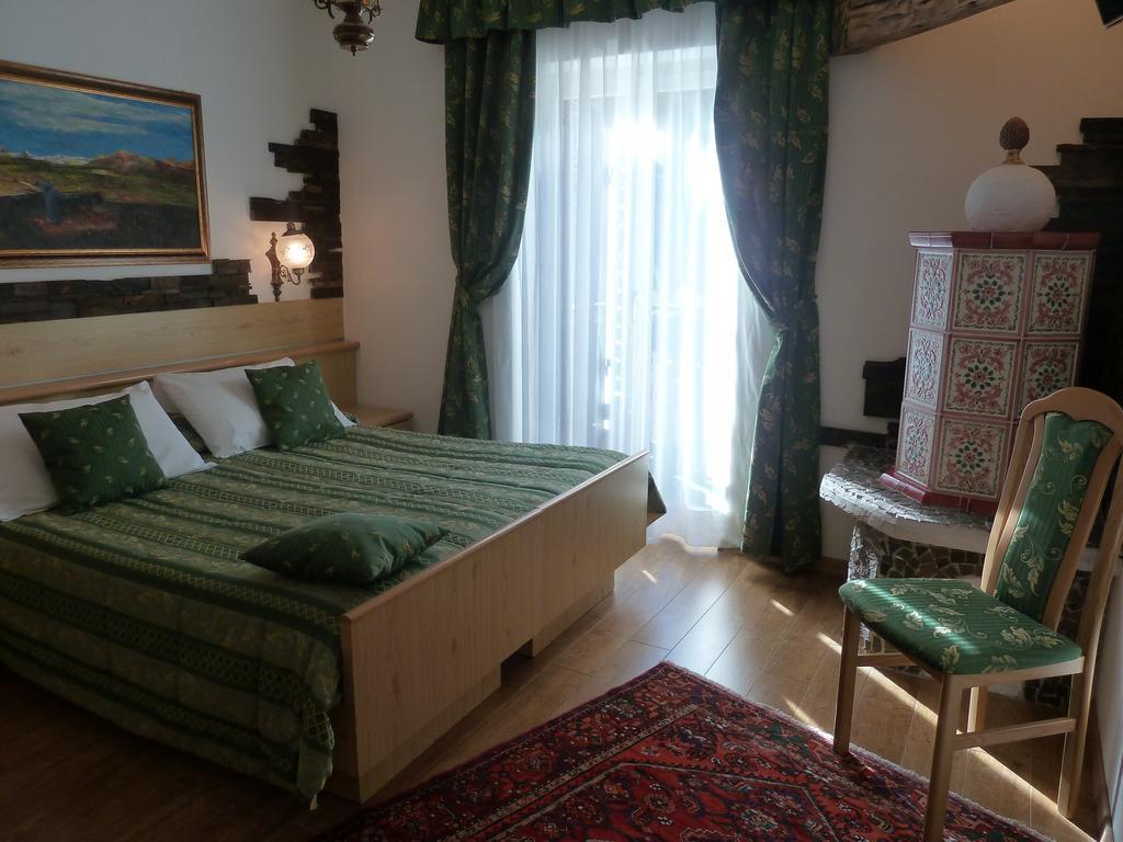 Hotel Ancora カステッロ・ディ・フィエンメ 部屋 写真