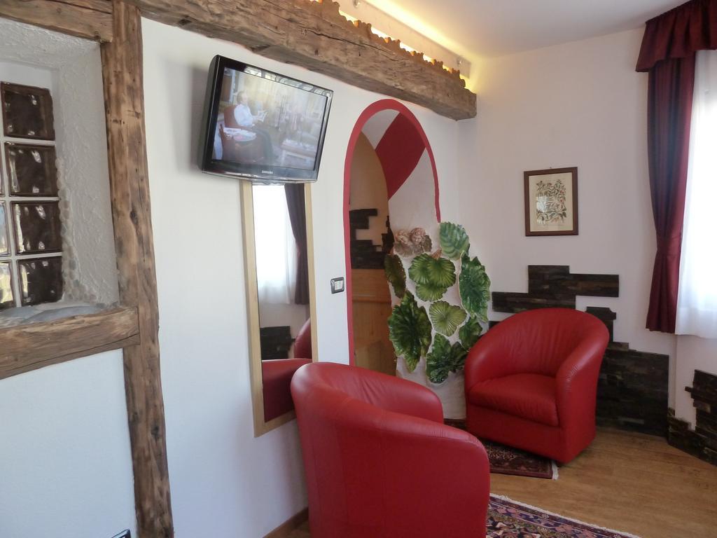 Hotel Ancora カステッロ・ディ・フィエンメ 部屋 写真