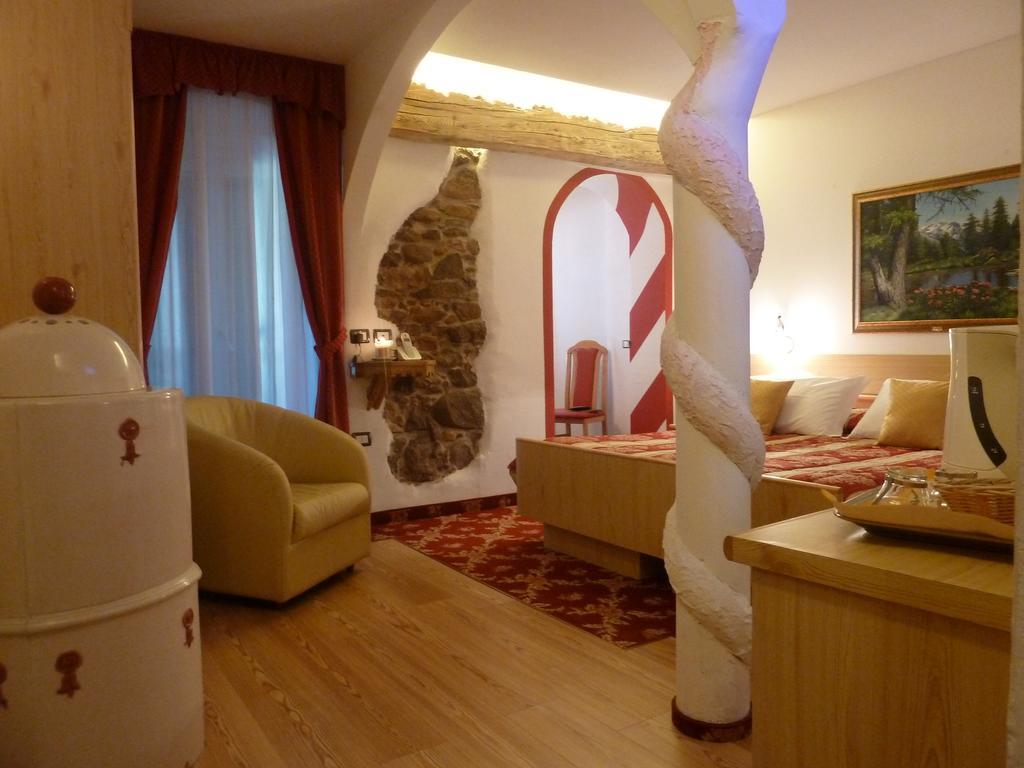 Hotel Ancora カステッロ・ディ・フィエンメ 部屋 写真