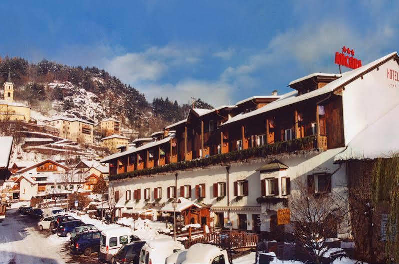 Hotel Ancora カステッロ・ディ・フィエンメ エクステリア 写真